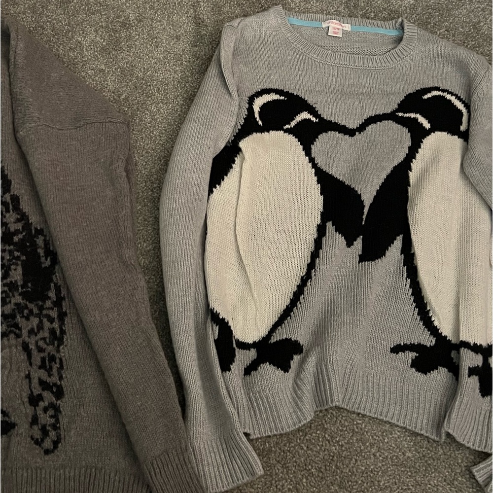 Xhilaration Gray Penguin Sweater Size XS